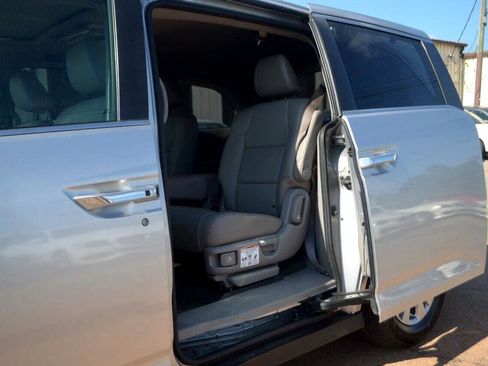 Used 2014 Honda Odyssey EX-L image 19
