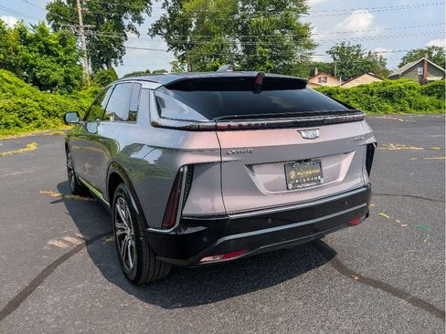 Used 2024 Cadillac Lyriq Luxury AWD/4WD image 8