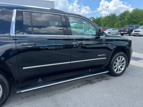 Used 2015 GMC Yukon XL Denali w/ Premium Package AWD/4WD image 10