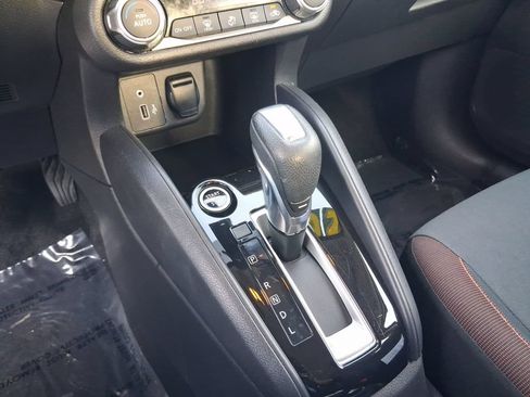 Used 2020 Nissan Versa SR FWD image 21