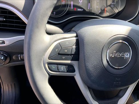 Used 2022 Jeep Cherokee Latitude AWD/4WD image 24