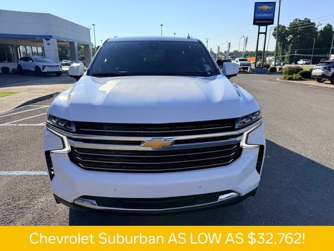 Used 2022 Chevrolet Suburban LT RWD image 21