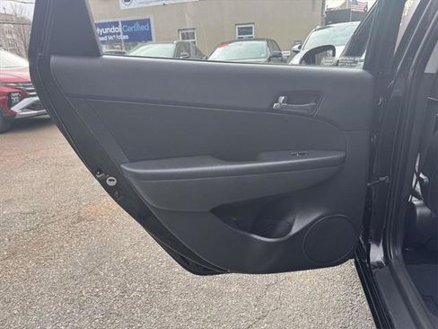 Used 2012 Hyundai Elantra SE image 11