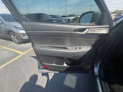 Used 2023 Hyundai Palisade Limited w/ Cargo Package FWD image 11
