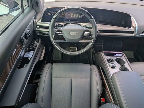 New 2027 Cadillac Vistiq Sport AWD/4WD image 17