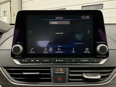 Used 2025 Nissan Altima 2.5 SV image 28