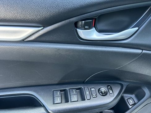 Used 2019 Honda Civic Sport image 10