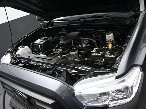 Used 2022 Toyota Tacoma SR image 33
