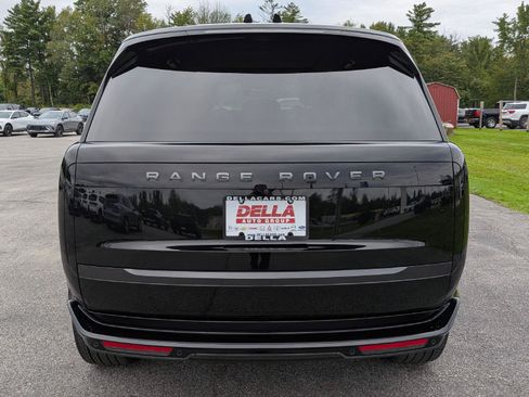 Used 2025 Land Rover Range Rover SE AWD/4WD image 9