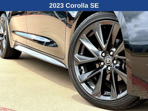 Used 2023 Toyota Corolla SE FWD image 2