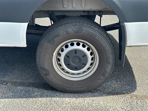 Used 2023 Mercedes-Benz Sprinter 2500 image 10