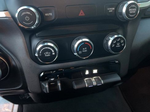 Used 2021 RAM 1500 Big Horn image 32