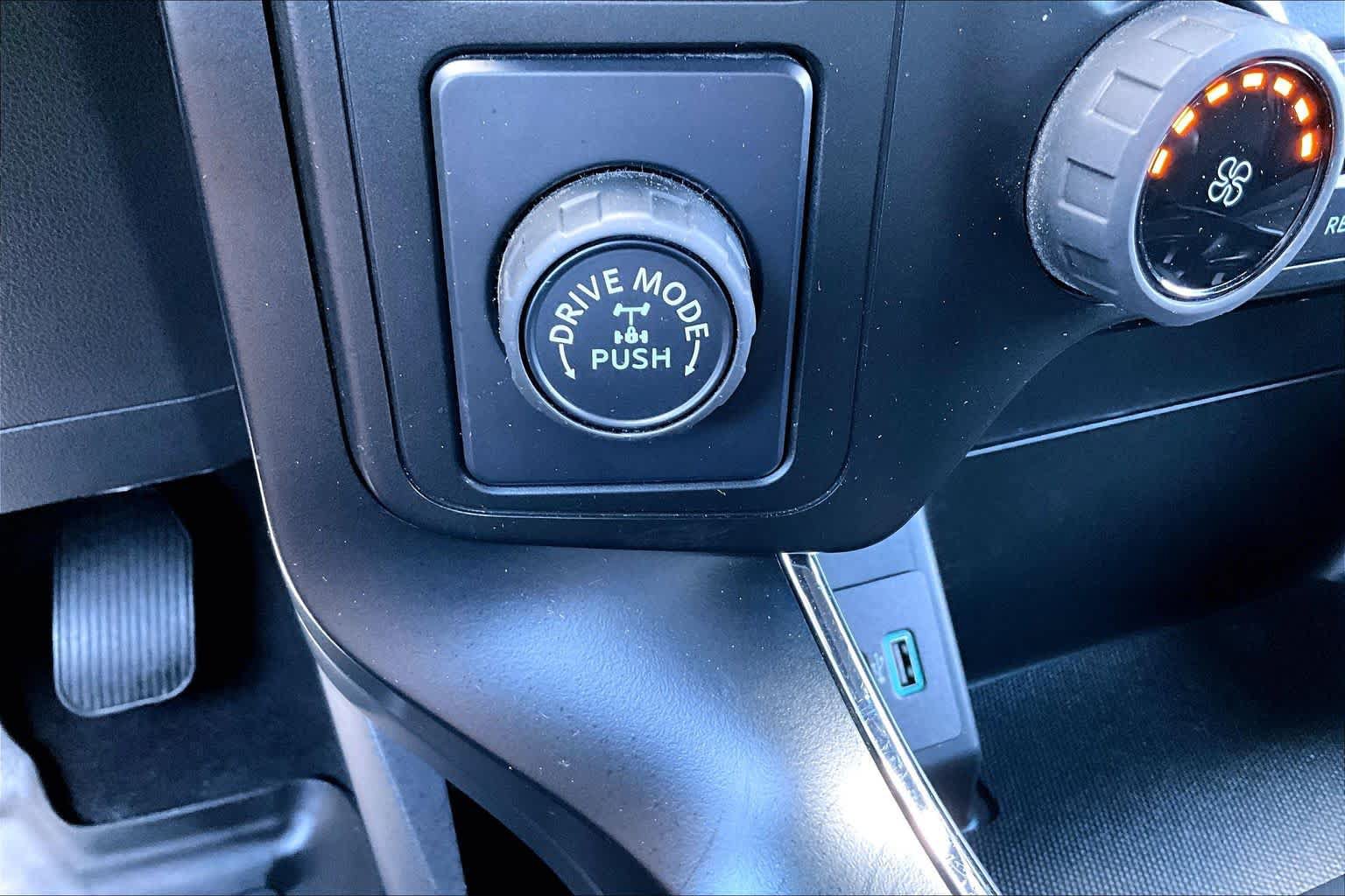 Used 2024 Ford F150 STX w/ STX Black Appearance Package RWD image 32