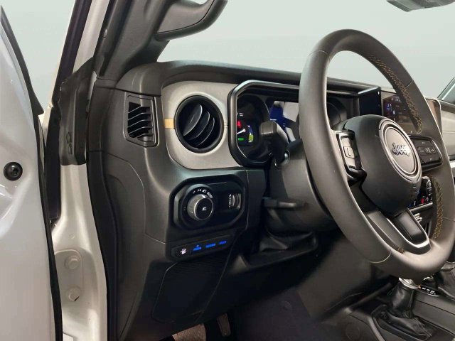 Used 2024 Jeep Wrangler Unlimited w/ Convenience Group AWD/4WD image 16