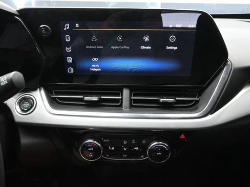 Used 2026 Chevrolet Trax LT w/ LT Convenience Package FWD image 39