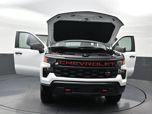 Used 2025 Chevrolet Silverado 1500 Custom Trail Boss AWD/4WD image 38