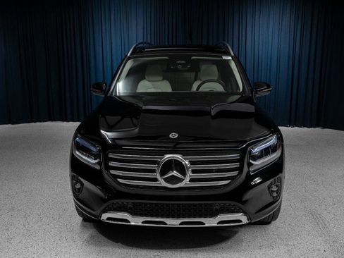 New 2026 Mercedes-Benz GLB 250 4MATIC image 2