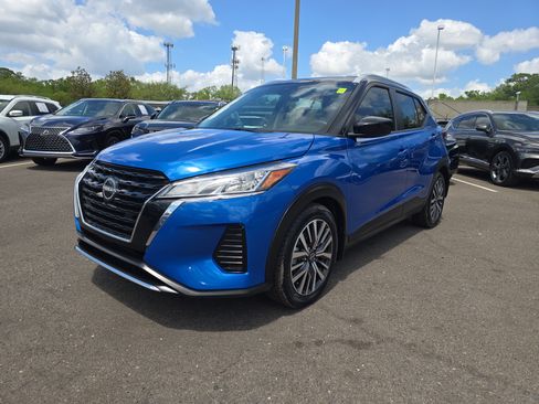 Used 2022 Nissan Kicks SV image 4