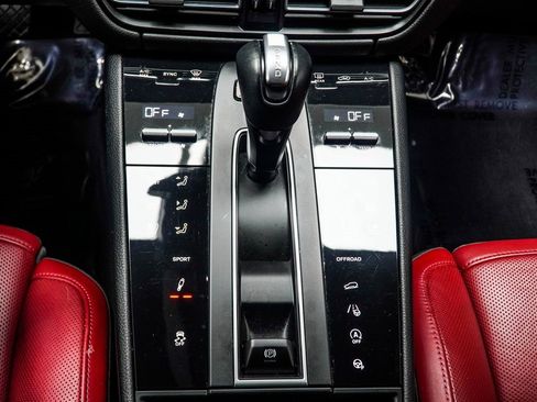 Used 2022 Porsche Macan S w/ Premium Package Plus image 25