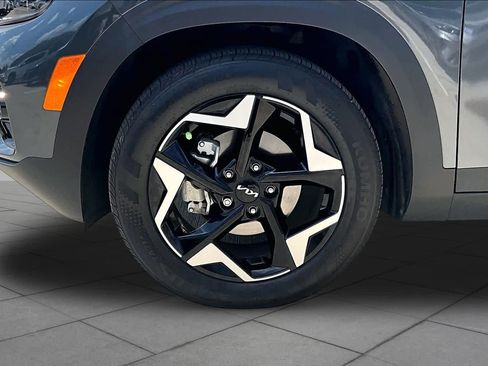 Certified 2024 Kia Seltos EX FWD image 10