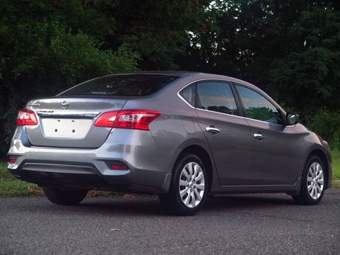 Used 2016 Nissan Sentra S FWD image 4