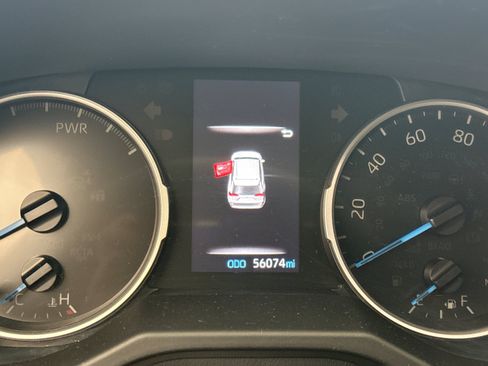 Used 2022 Toyota RAV4 XLE Premium AWD/4WD image 13