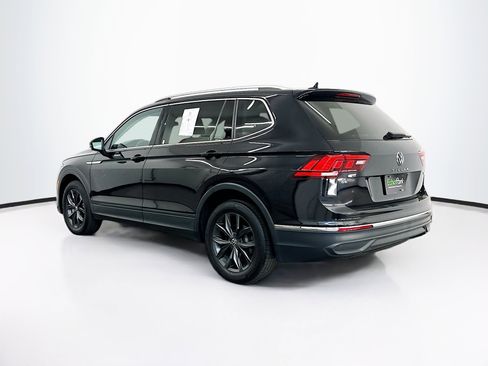 Used 2023 Volkswagen Tiguan SE w/ Panoramic Sunroof Package image 5