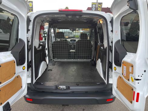 Used 2018 Ford Transit Connect XLT image 9