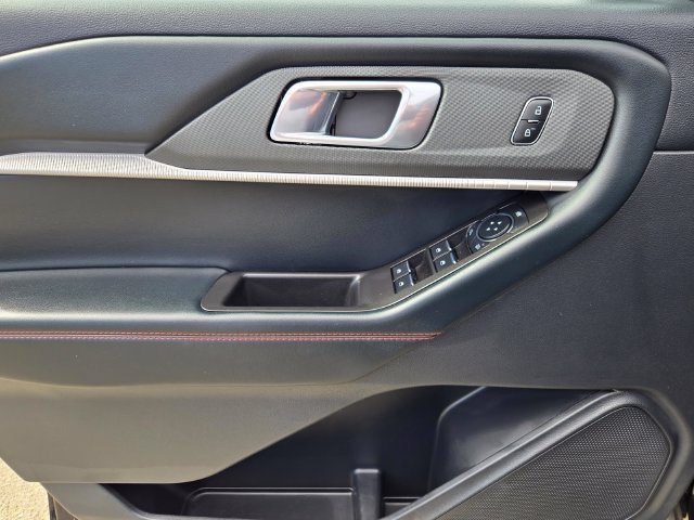 Certified 2025 Ford Explorer ST-Line AWD/4WD image 20