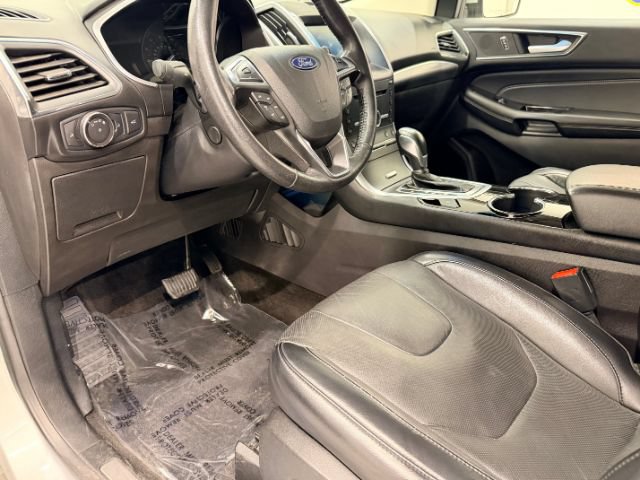 Used 2018 Ford Edge Titanium w/ Equipment Group 301A AWD/4WD image 14