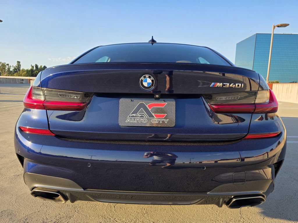 Used 2022 BMW M340i RWD image 9