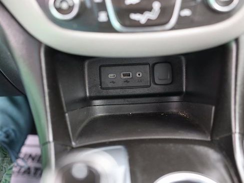 Used 2019 Chevrolet Equinox LS image 26