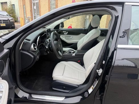 Used 2016 Mercedes-Benz C 300 4MATIC Sedan image 23