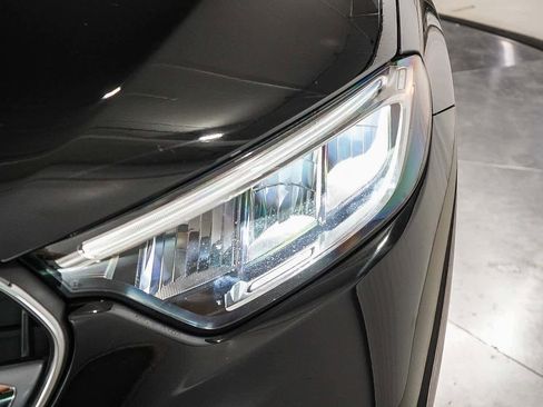 Used 2025 Mercedes-Benz GLC 300 4MATIC image 8