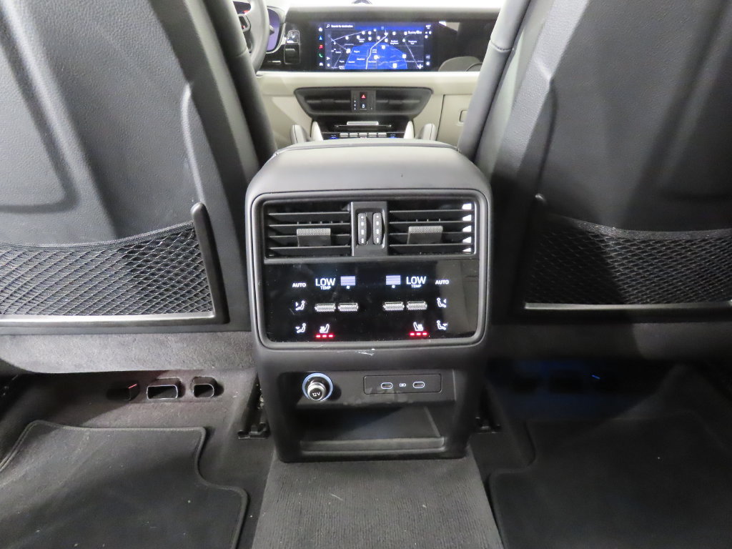 Certified 2026 Porsche Cayenne E-Hybrid AWD/4WD image 33