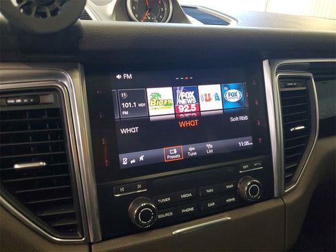 Used 2017 Porsche Macan image 22