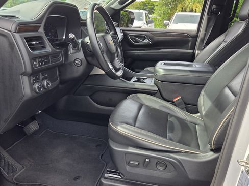 Certified 2023 Chevrolet Suburban Premier AWD/4WD image 9