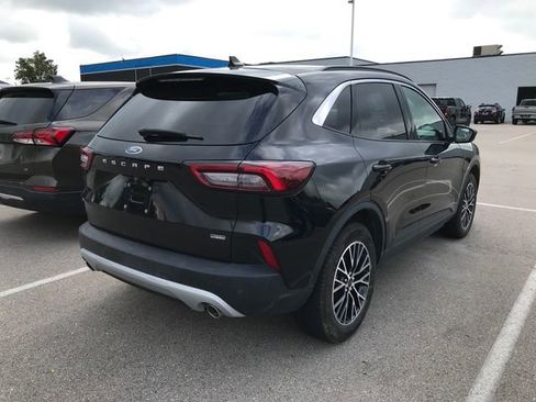 Used 2023 Ford Escape SE image 25