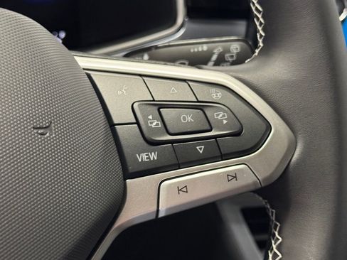 New 2025 Volkswagen Taos SE image 23