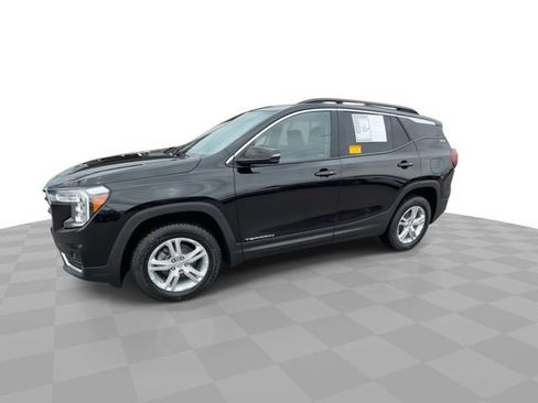 Used 2022 GMC Terrain SLE w/ Driver Convenience Package AWD/4WD image 4