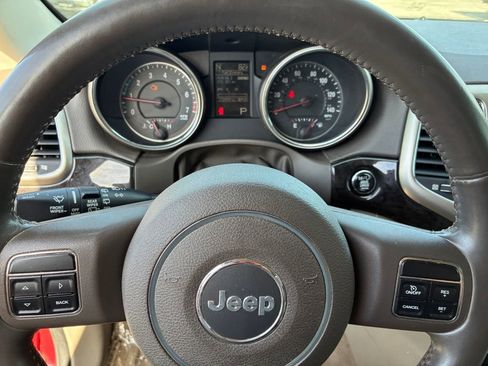 Used 2011 Jeep Grand Cherokee Laredo image 8