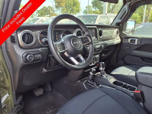 Used 2021 Jeep Wrangler Unlimited Sahara AWD/4WD image 20