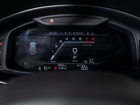 Used 2025 Audi Q8 Prestige image 28