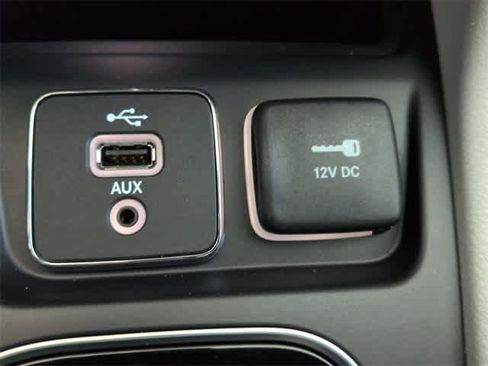 Used 2019 Jeep Cherokee Limited w/ Luxury Group image 33