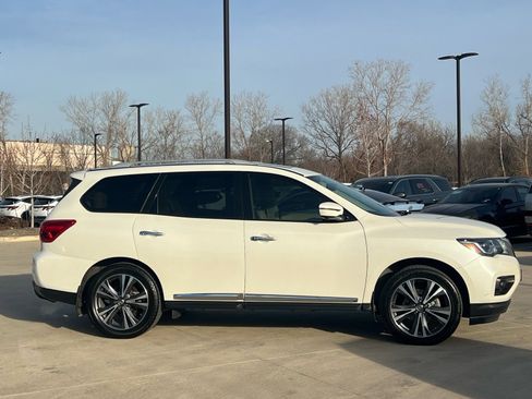 Used 2019 Nissan Pathfinder Platinum image 5