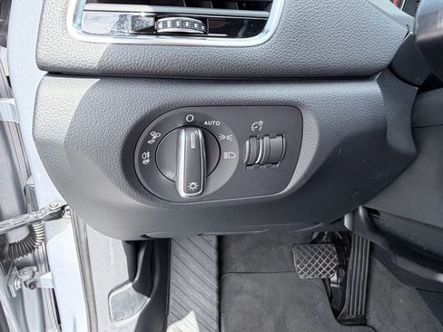 Used 2018 Audi Q3 2.0T Premium FWD image 14