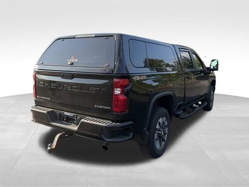 Used 2022 Chevrolet Silverado 2500 Custom w/ Custom Value Package AWD/4WD image 3