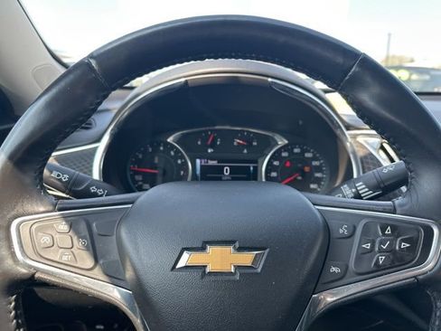 Used 2018 Chevrolet Malibu LT FWD image 15