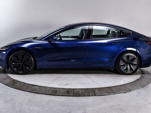 Used 2025 Tesla Model 3 Long Range AWD/4WD image 3
