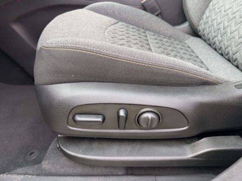 Certified 2023 Chevrolet Equinox LT AWD/4WD image 16